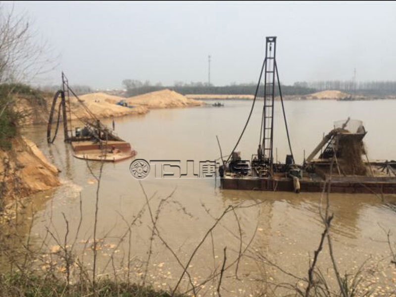 無節(jié)制開采河沙，河堤受損嚴(yán)重