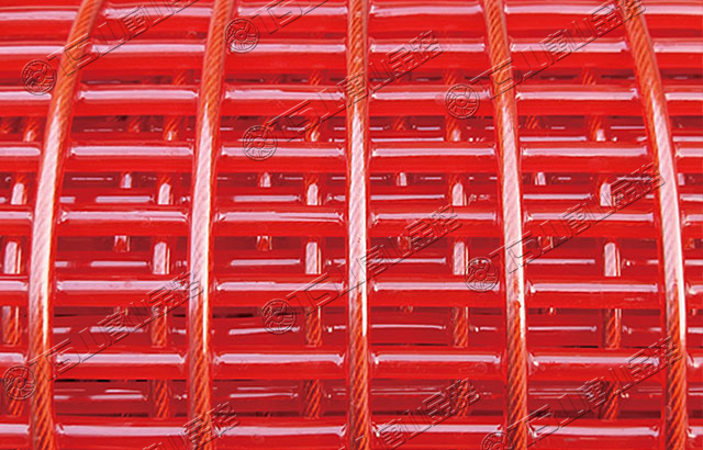 篩分設(shè)備選用聚氨酯篩網(wǎng)，高耐磨、壽命長(zhǎng)