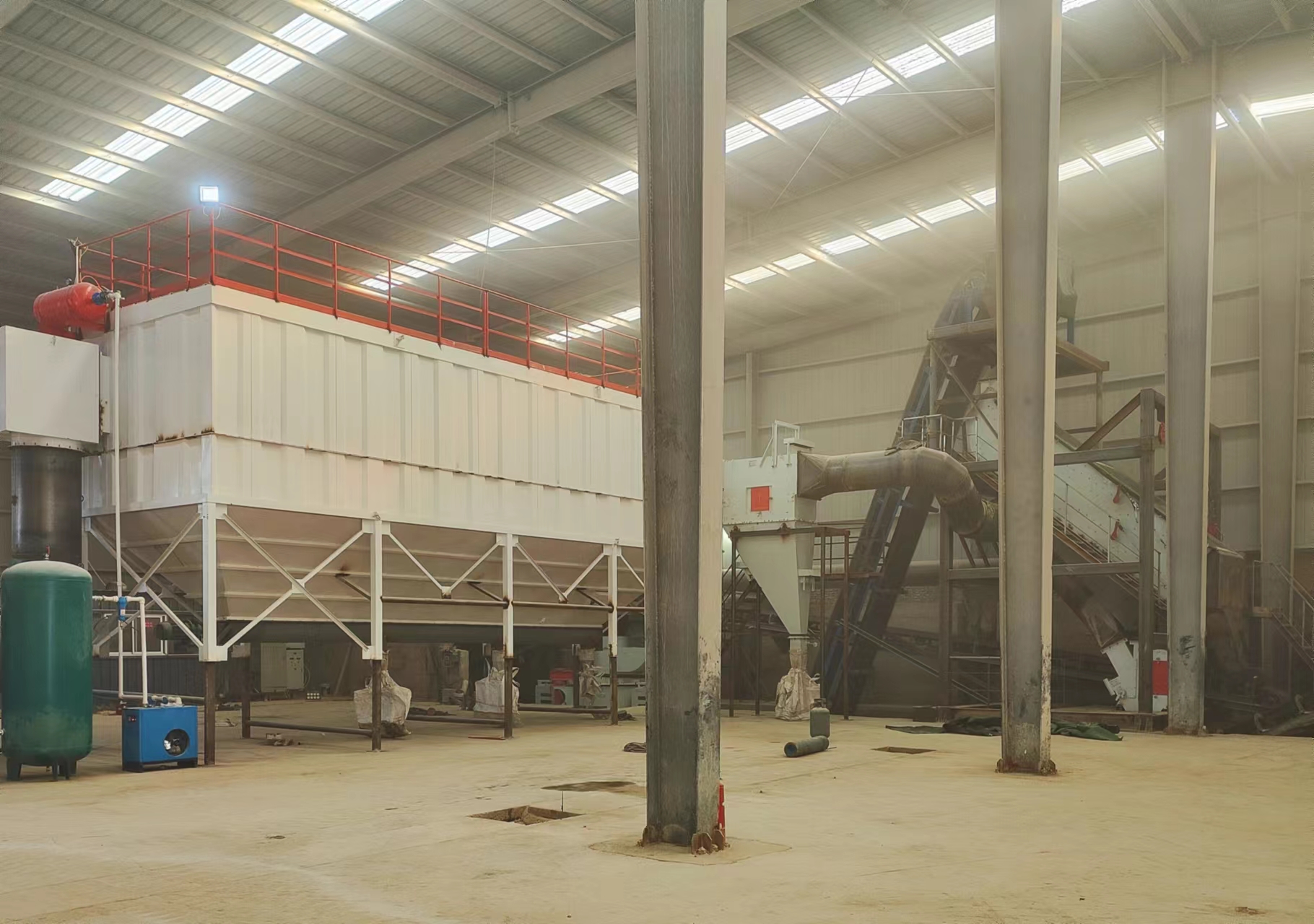 與平面制砂相比，干法制砂樓有哪些優(yōu)勢？