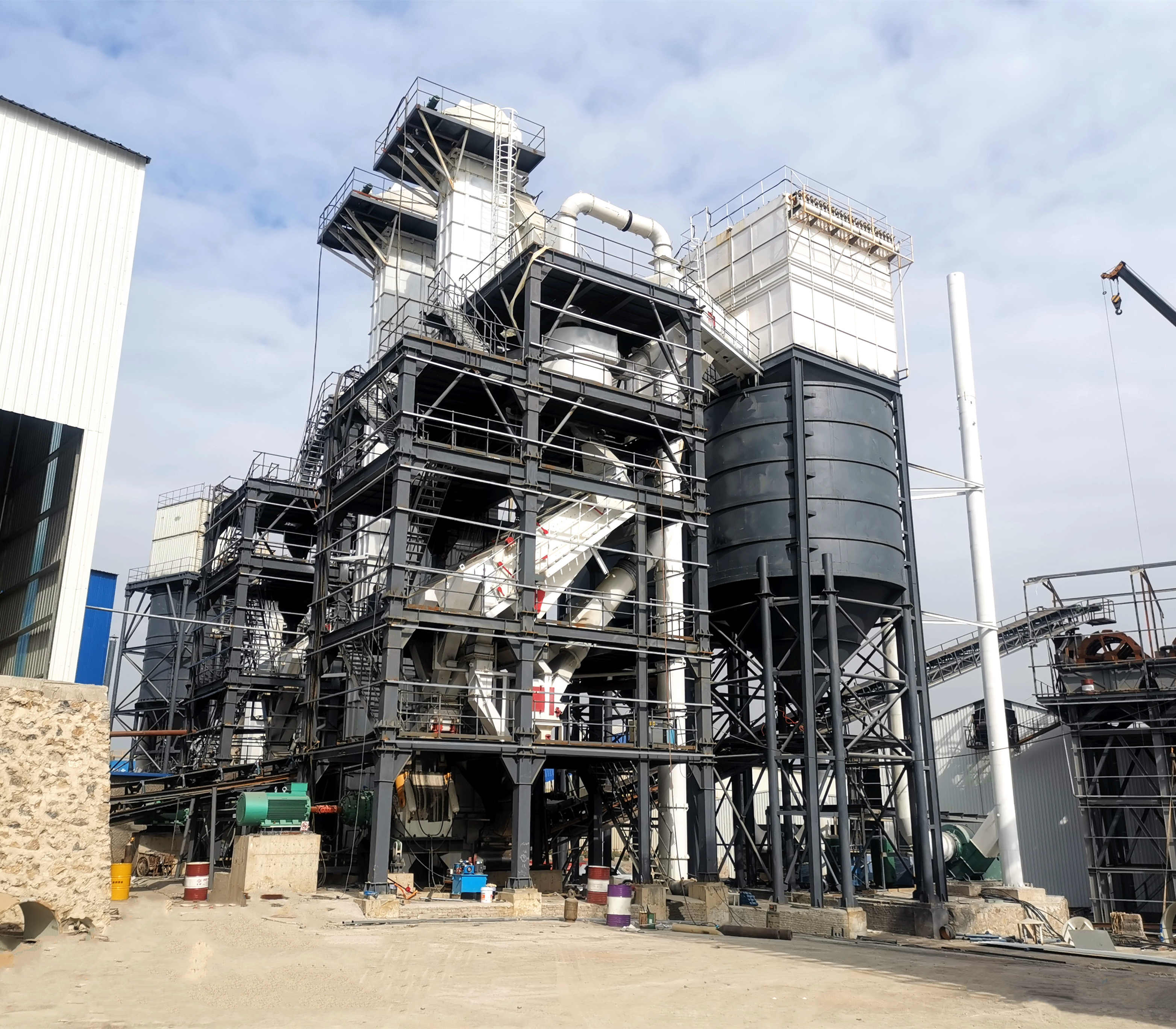 塔樓式制砂生產(chǎn)線（制砂樓），實現(xiàn)生產(chǎn)空間的最大化利用