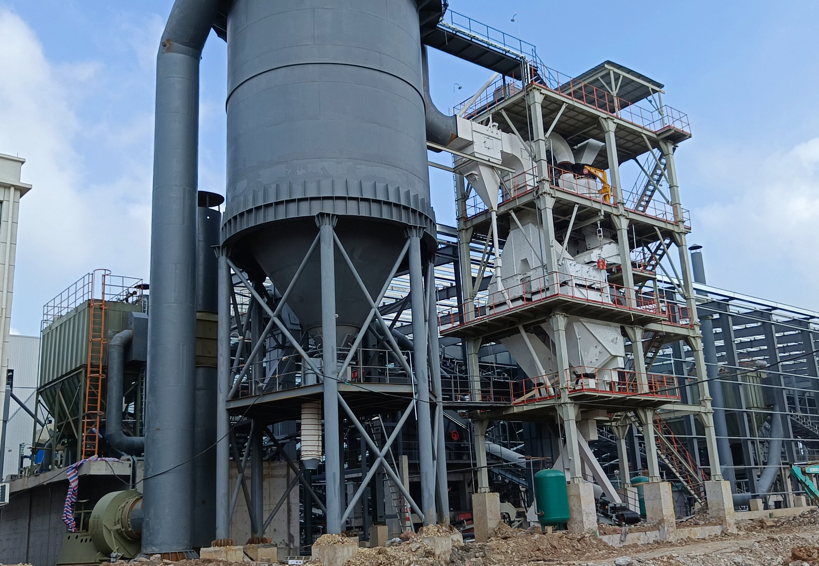 告別水洗與泥餅煩惱！干式制砂樓開啟環(huán)保制砂新范式